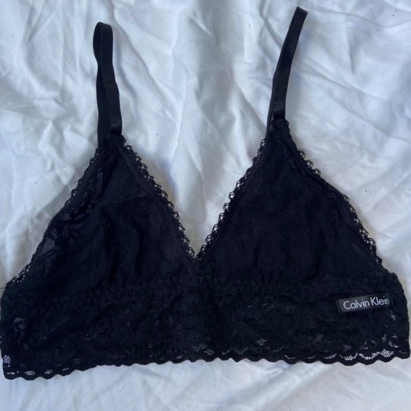 **SOLD DO NOT BUY** Cutest little lace Calvin Klein bralette 🥺 - Picture 3 of 4